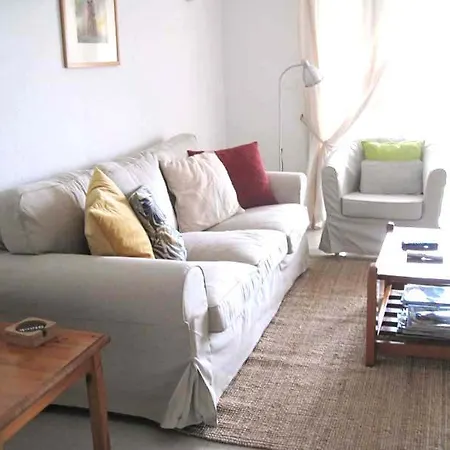 Sleeps 4 Air Con Wifi T480131