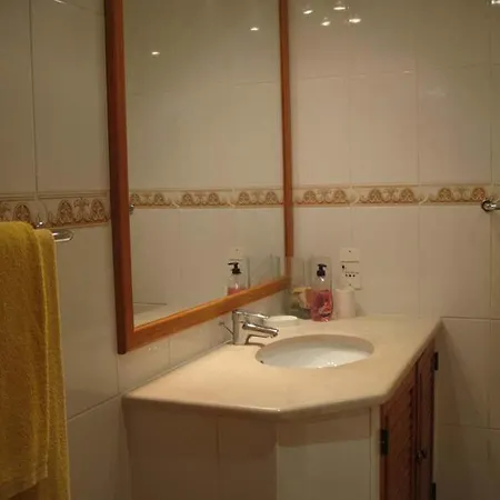 Sleeps 4 Air Con Wifi T480131 Apartman